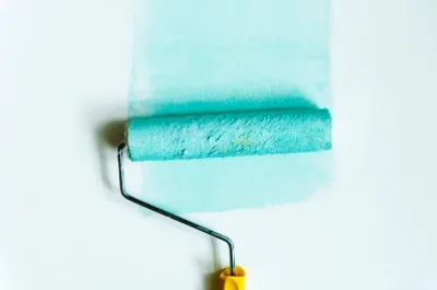 Peinture intérieure à Plasnes — murs, plafonds et boiseries